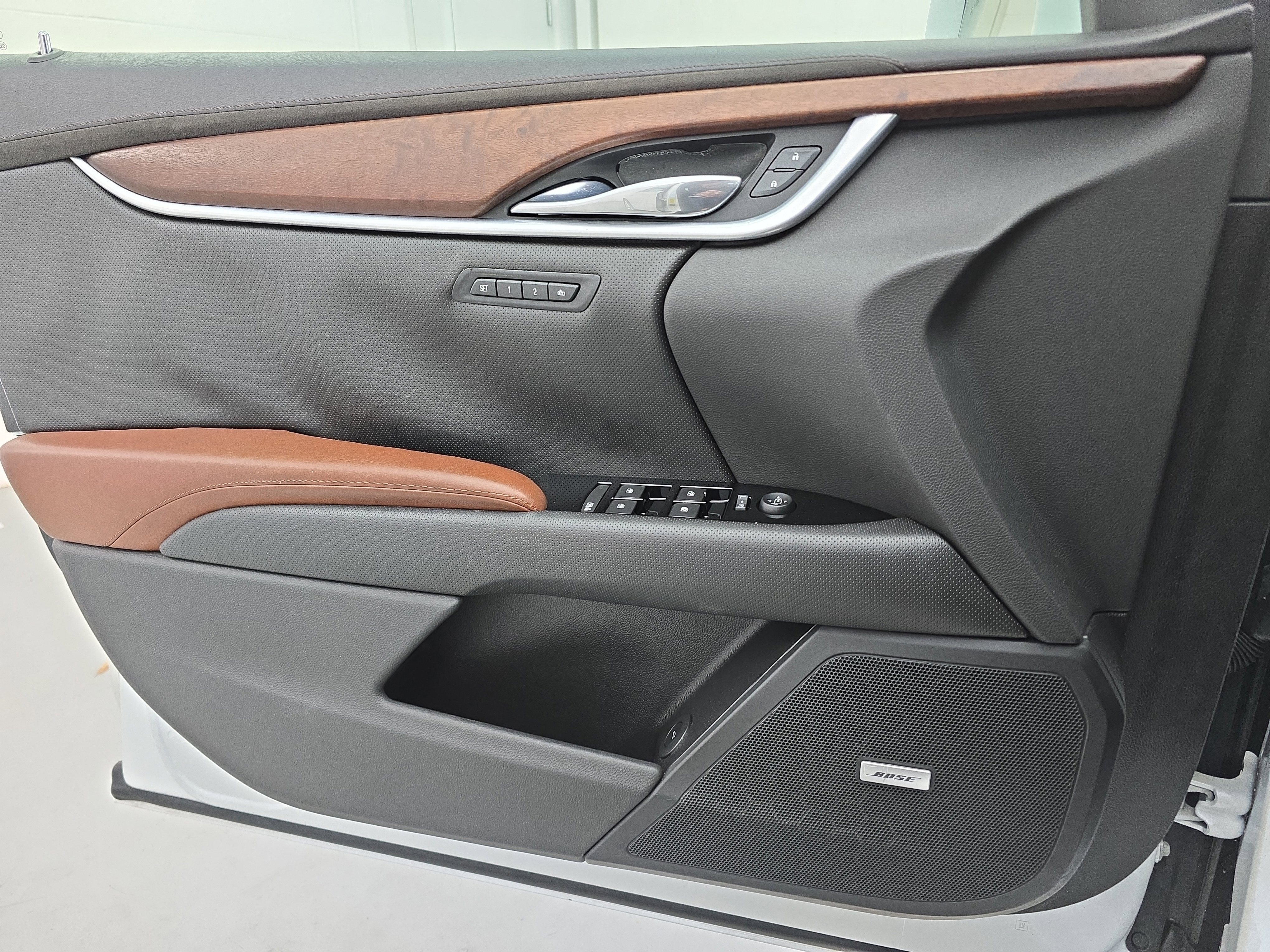 Used 2016 Cadillac XTS Luxury w/ Driver Awareness Package image 26