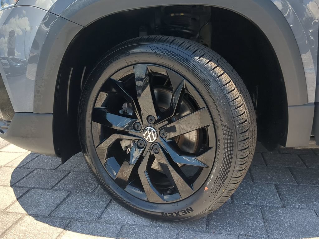 Certified 2023 Volkswagen Taos SE w/ Panoramic Sunroof Package FWD image 35