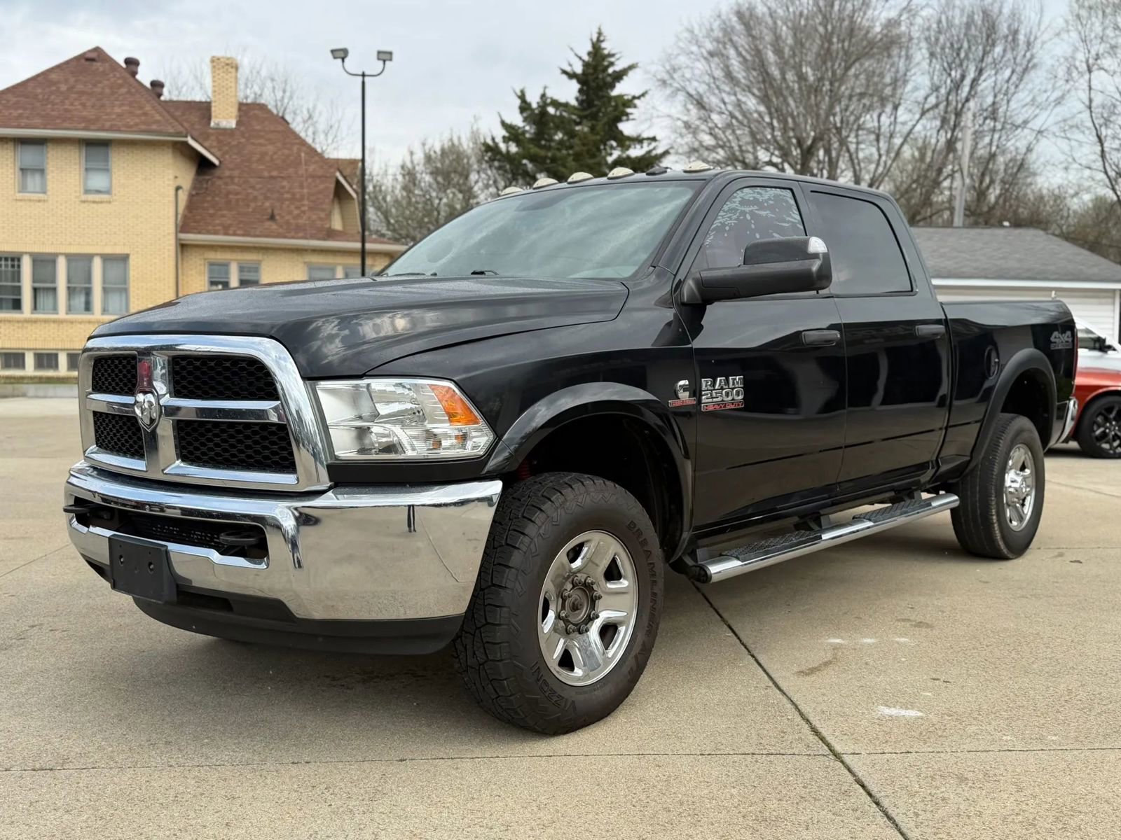 Used 2018 RAM 2500 Tradesman w/ Chrome Appearance Group AWD/4WD image 4