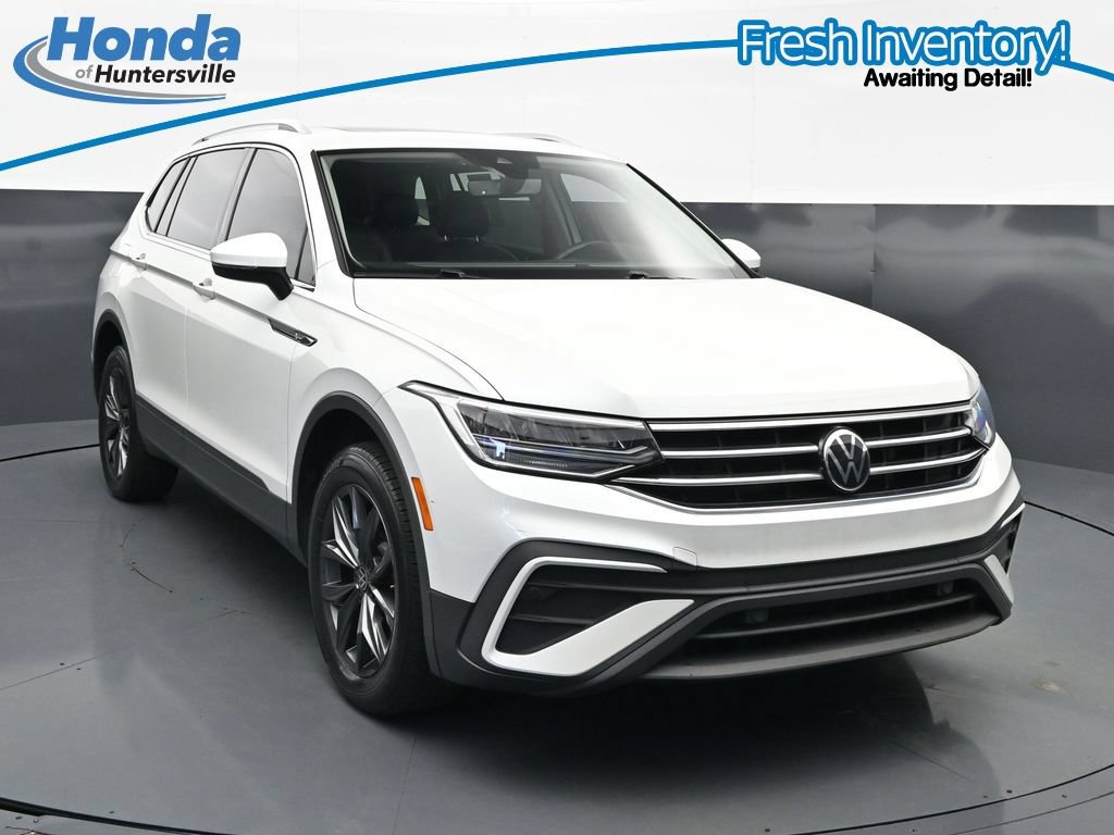 Used 2023 Volkswagen Tiguan SE w/ Panoramic Sunroof Package