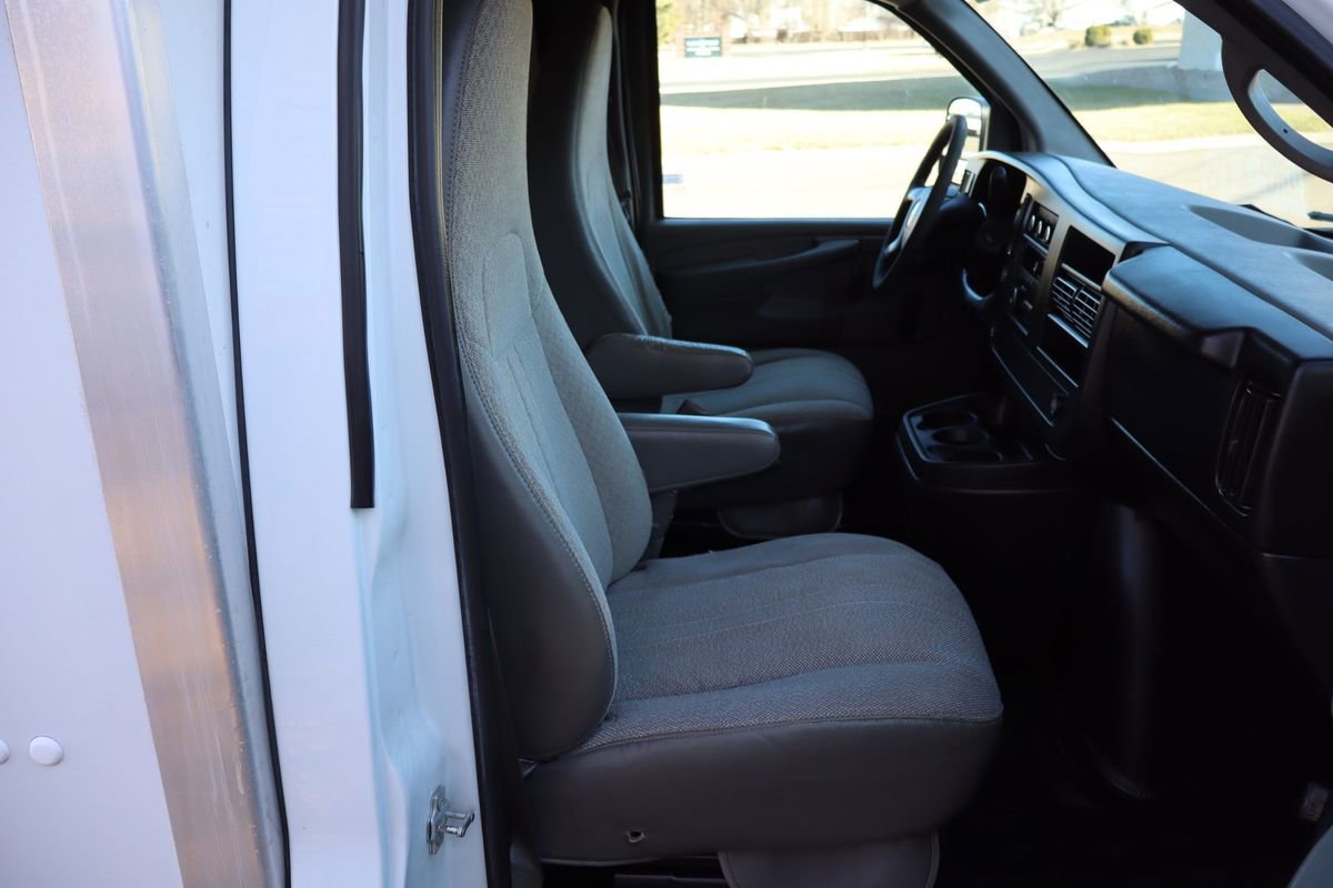 Used 2011 Chevrolet Express 3500 image 24