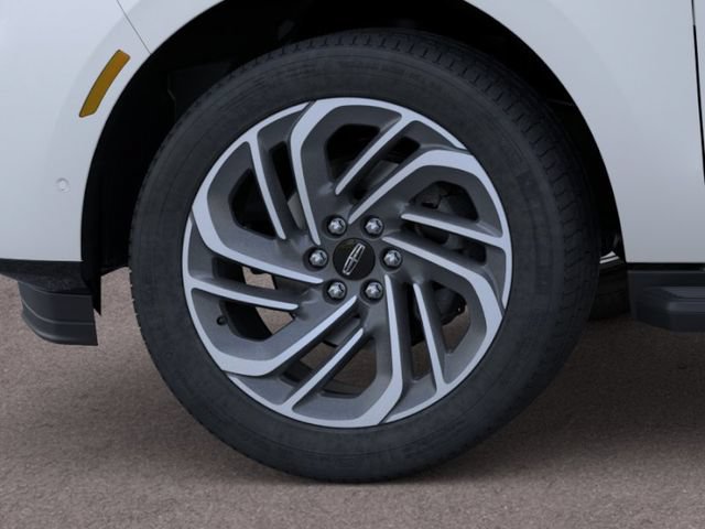 New 2026 Lincoln Navigator Premiere AWD/4WD image 19