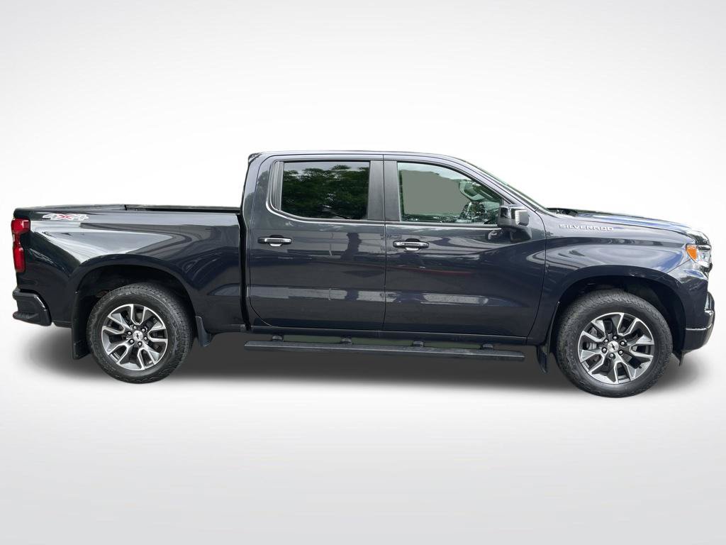 Used 2024 Chevrolet Silverado 1500 RST AWD/4WD image 3