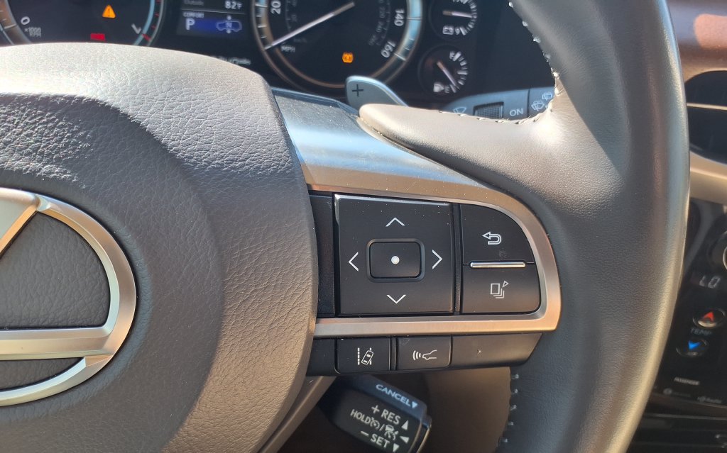 Used 2021 Lexus LX 570 4WD w/ Luxury Package image 26