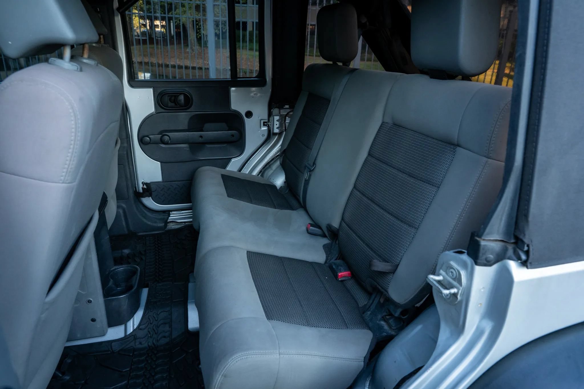 Used 2010 Jeep Wrangler Unlimited Sport RWD image 12