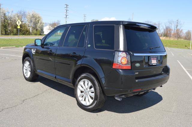 Used 2013 Land Rover LR2 HSE AWD/4WD image 5