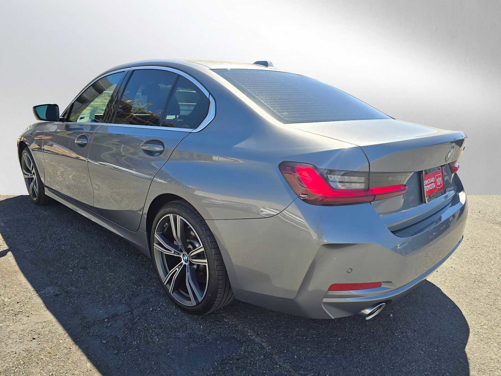 Used 2024 BMW 330i Sedan w/ Convenience Package image 5