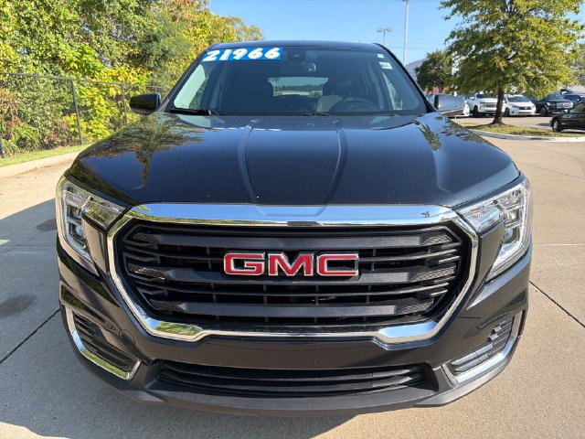 Used 2024 GMC Terrain SLE FWD image 8