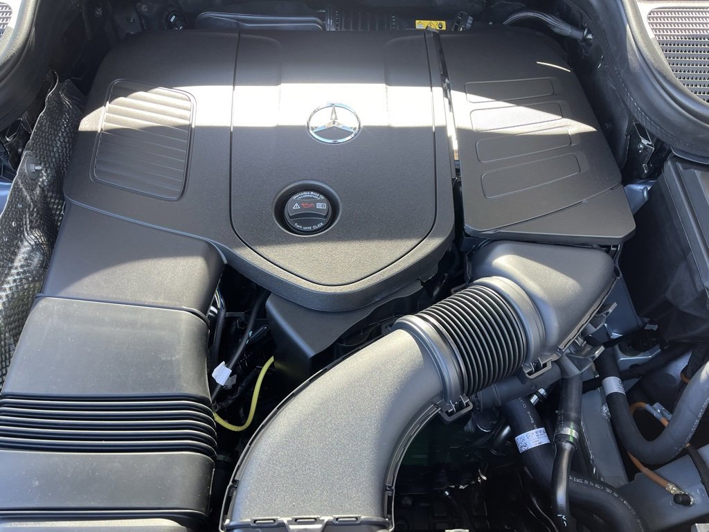 Used 2025 Mercedes-Benz GLE 450e 4MATIC image 12