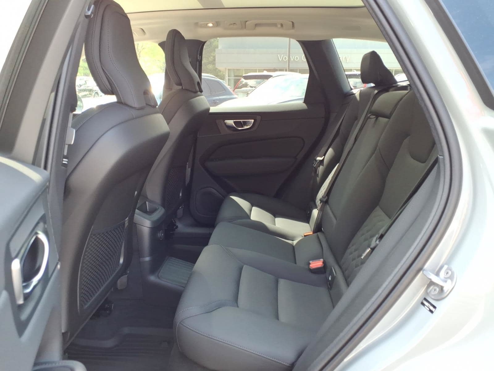 New 2026 Volvo XC60 T8 Plus w/ Protection Package Premier AWD/4WD image 8