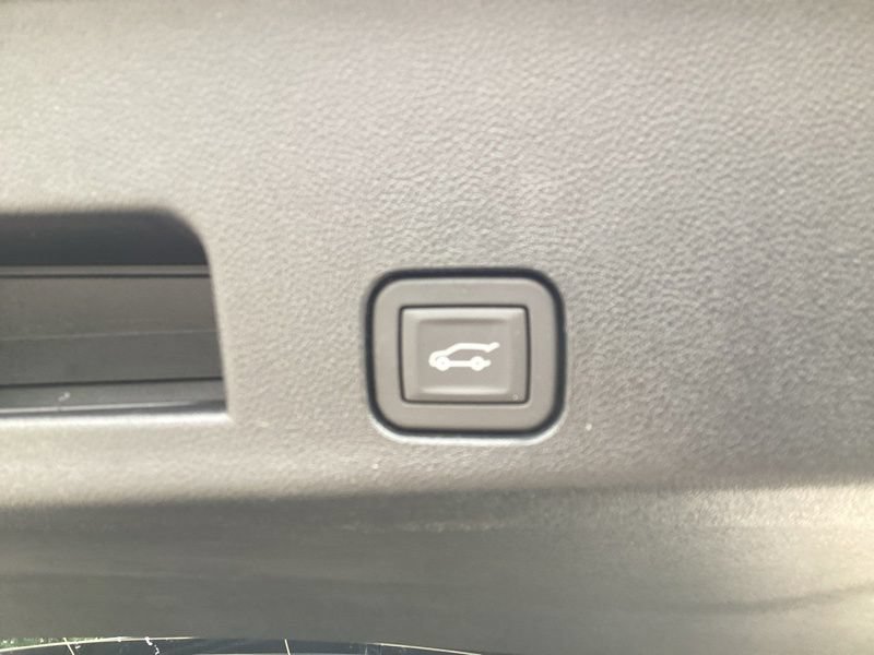 New 2027 Chevrolet Traverse LT w/ Enhanced Driving Package AWD/4WD image 15