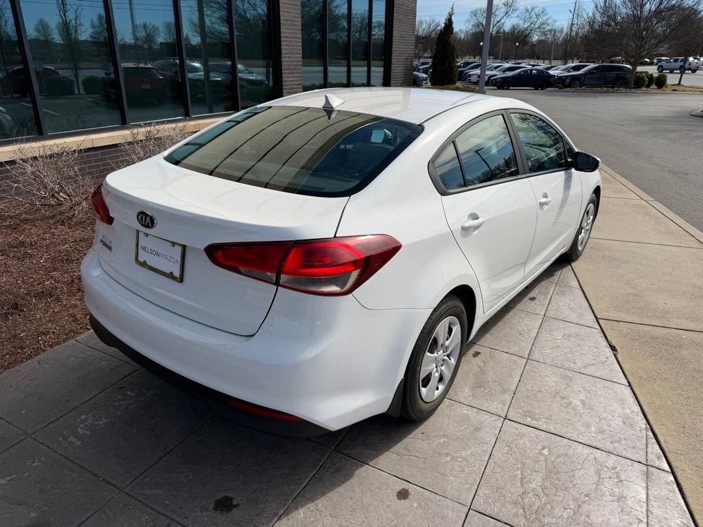 Used 2017 Kia Forte LX image 4