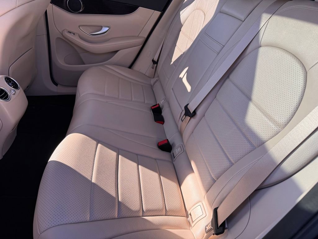 Used 2022 Mercedes-Benz GLC 300 image 24