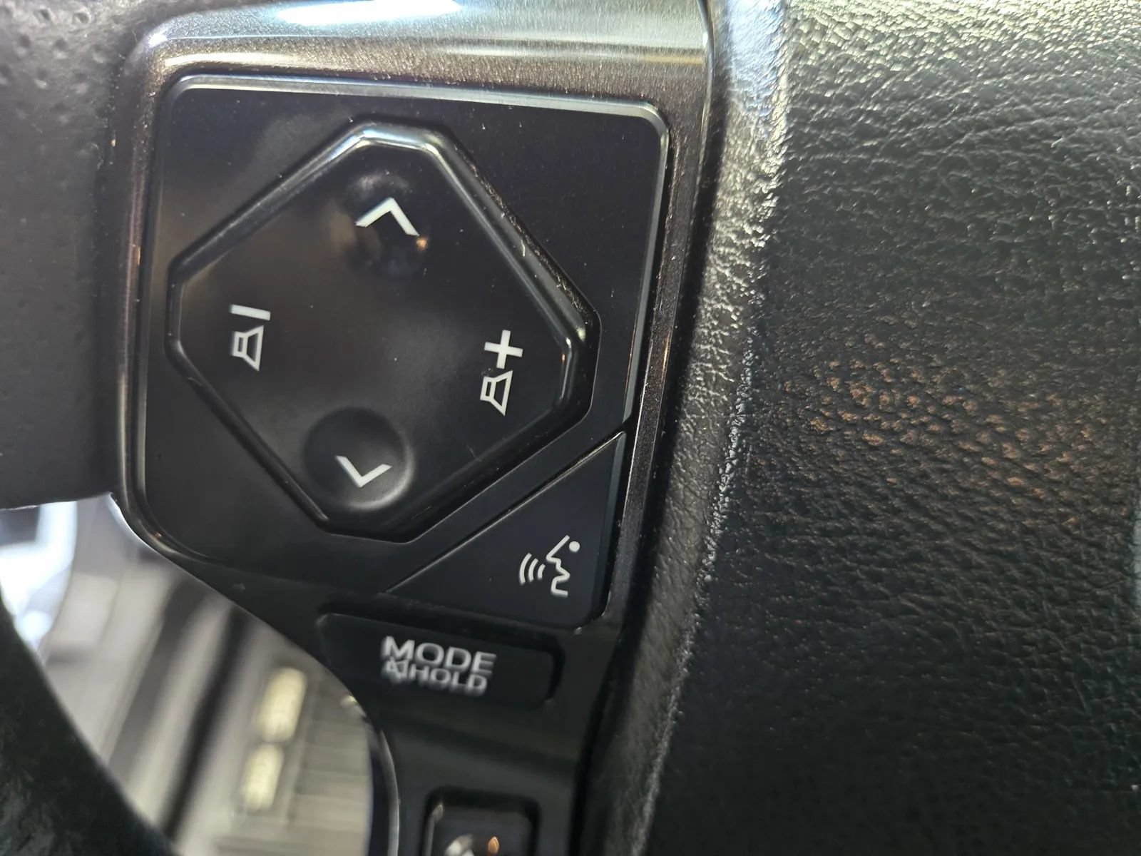 Used 2021 Toyota 4Runner TRD Off-Road AWD/4WD image 17