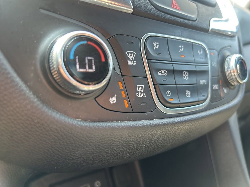 Used 2020 Chevrolet Equinox LT w/ Driver Convenience Package image 29