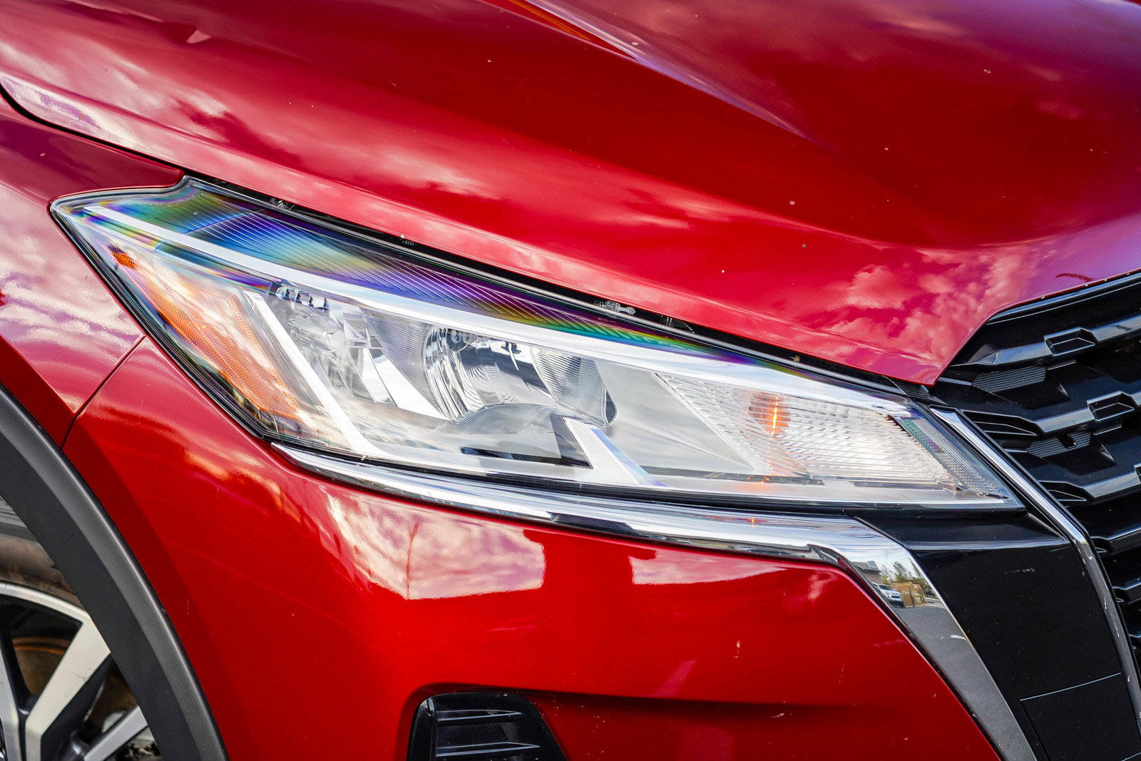 Used 2023 Nissan Kicks SV image 2