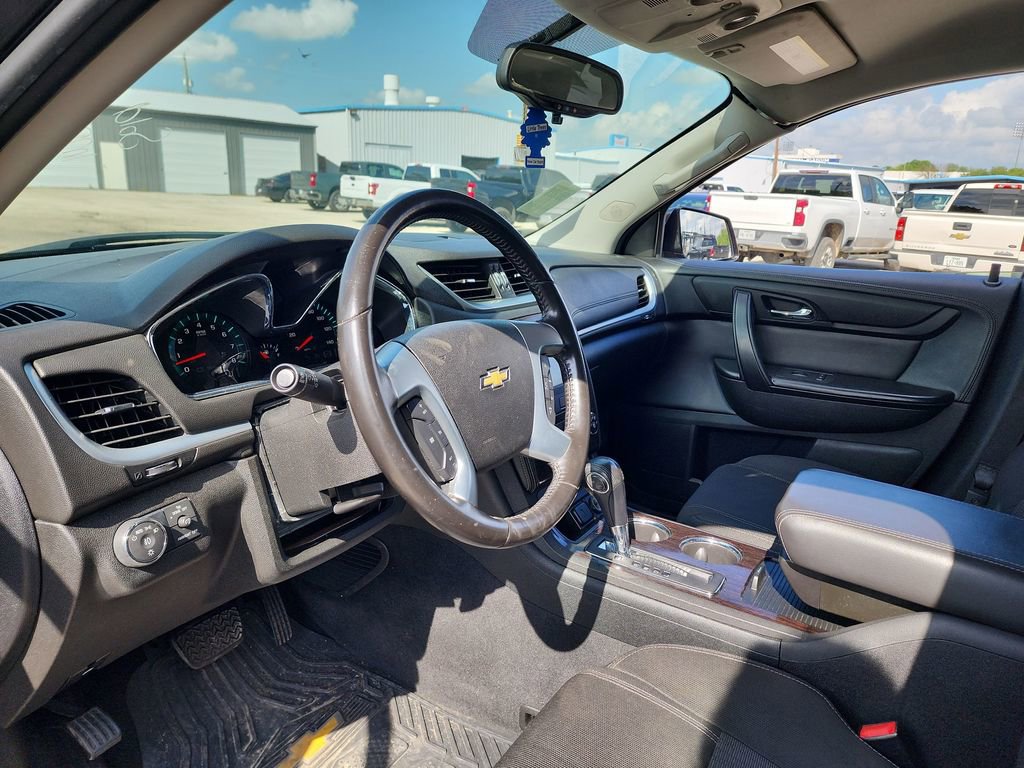 Used 2017 Chevrolet Traverse LT image 10
