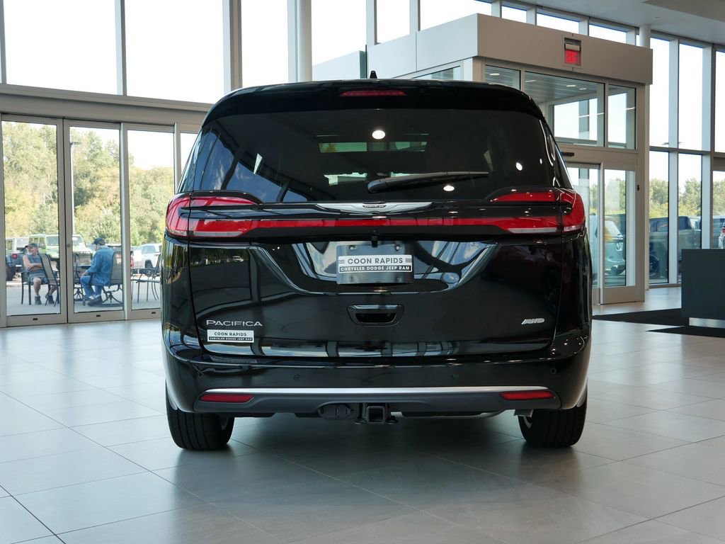 New 2026 Chrysler Pacifica Pinnacle image 4
