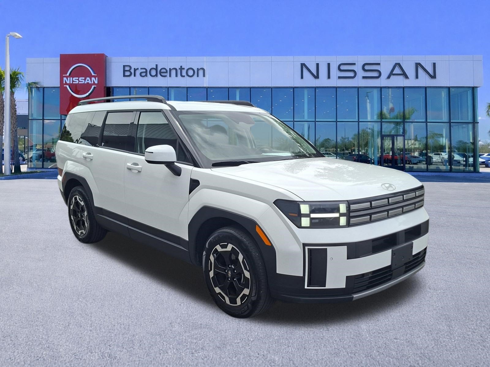 Used 2026 Hyundai Santa Fe SEL FWD image 3