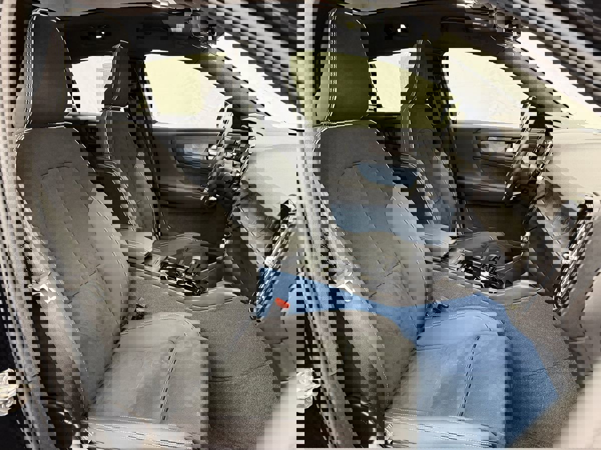 Used 2023 Volvo C40 P8 Recharge Ultimate image 34