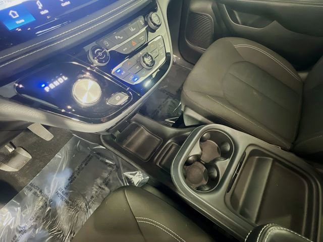 Used 2021 Chrysler Pacifica Touring w/ Uconnect Theater Family Group FWD image 25