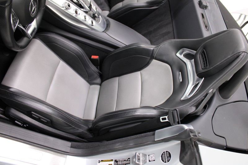 Used 2019 Mercedes-Benz AMG GT Roadster image 24
