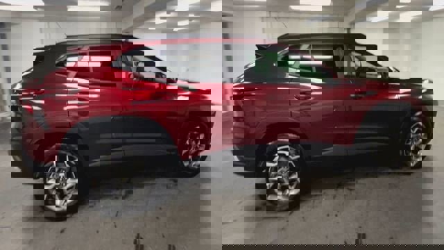 Certified 2025 Chevrolet Trax LT w/ LT Convenience Package image 9