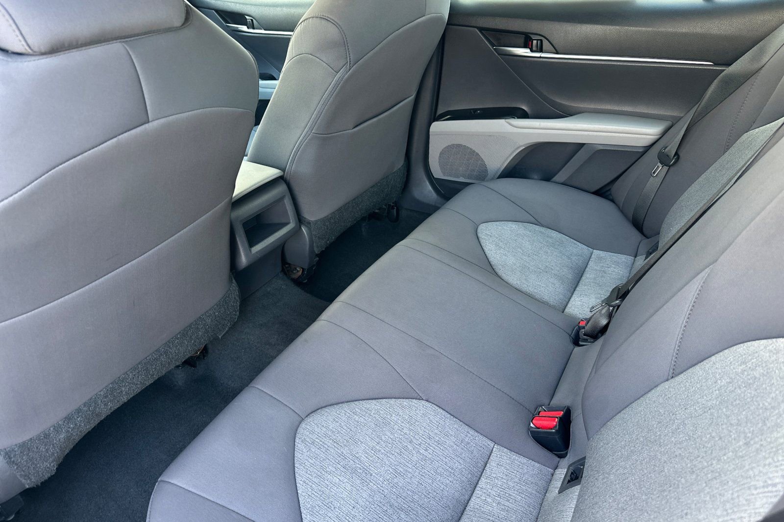 Used 2020 Toyota Camry LE FWD image 13