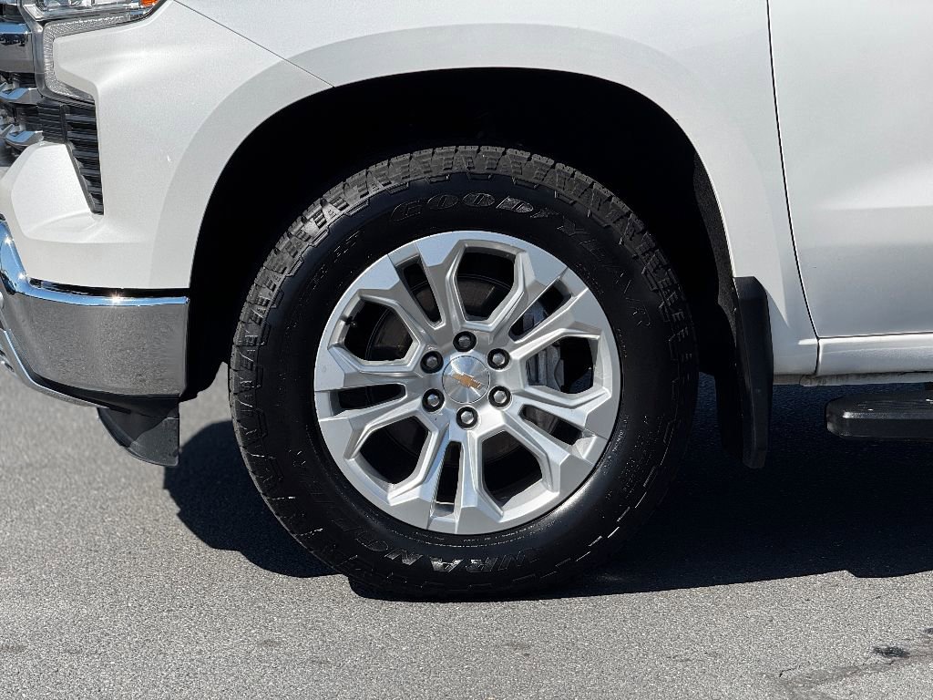 Used 2025 Chevrolet Silverado 1500 LTZ w/ LTZ Premium Package image 17