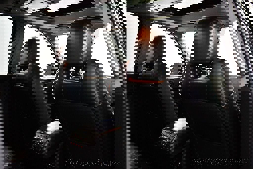 Used 2011 GMC Acadia Denali image 15