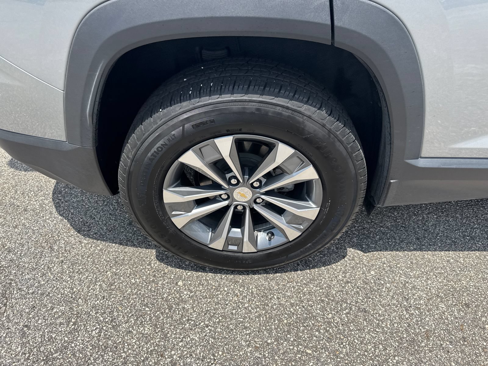 Used 2025 Chevrolet Equinox LT FWD image 17