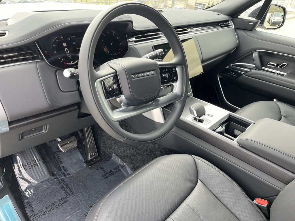 New 2026 Land Rover Range Rover Long Wheelbase SE AWD/4WD image 11