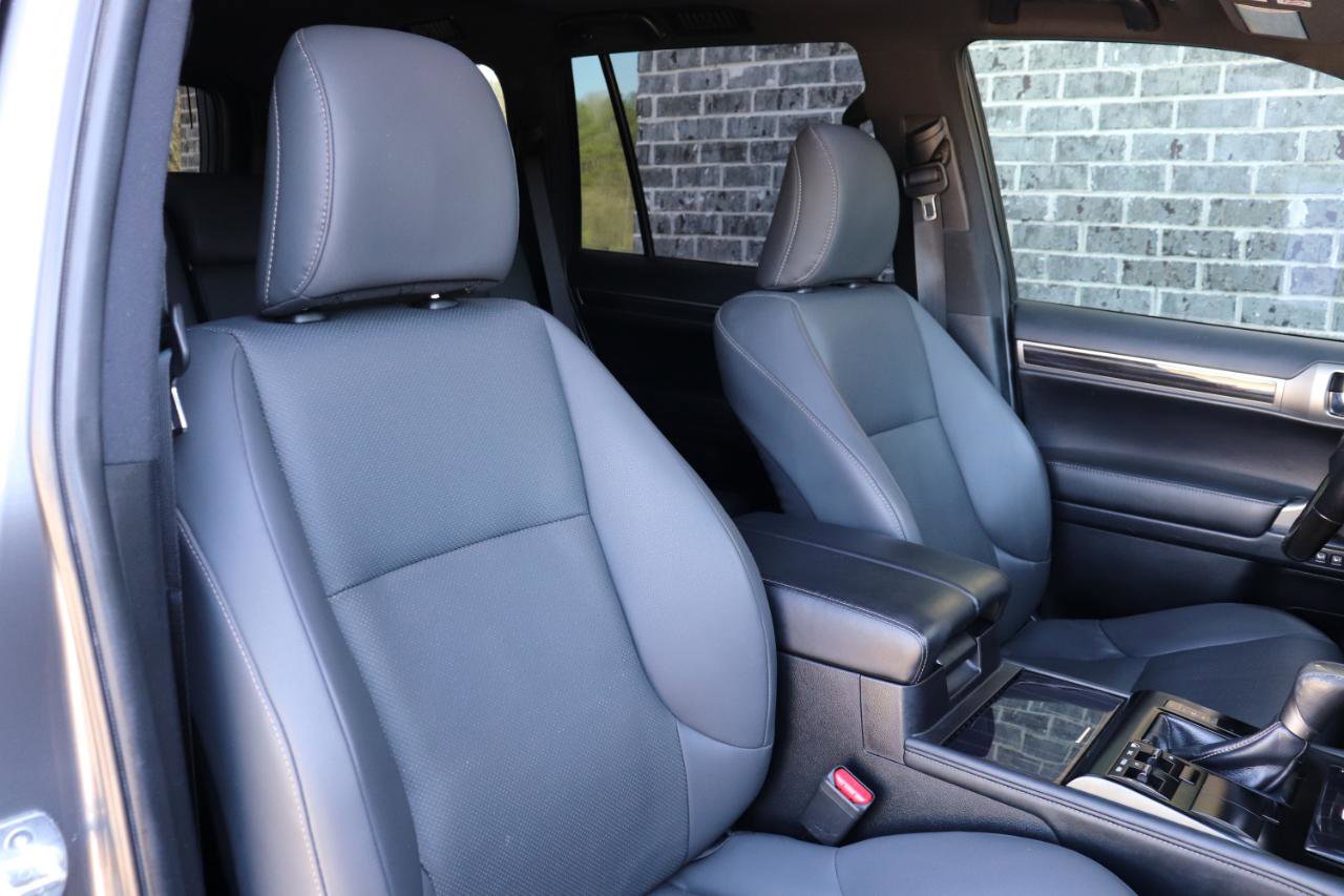 Used 2020 Lexus GX 460 Premium w/ Premium Package image 26