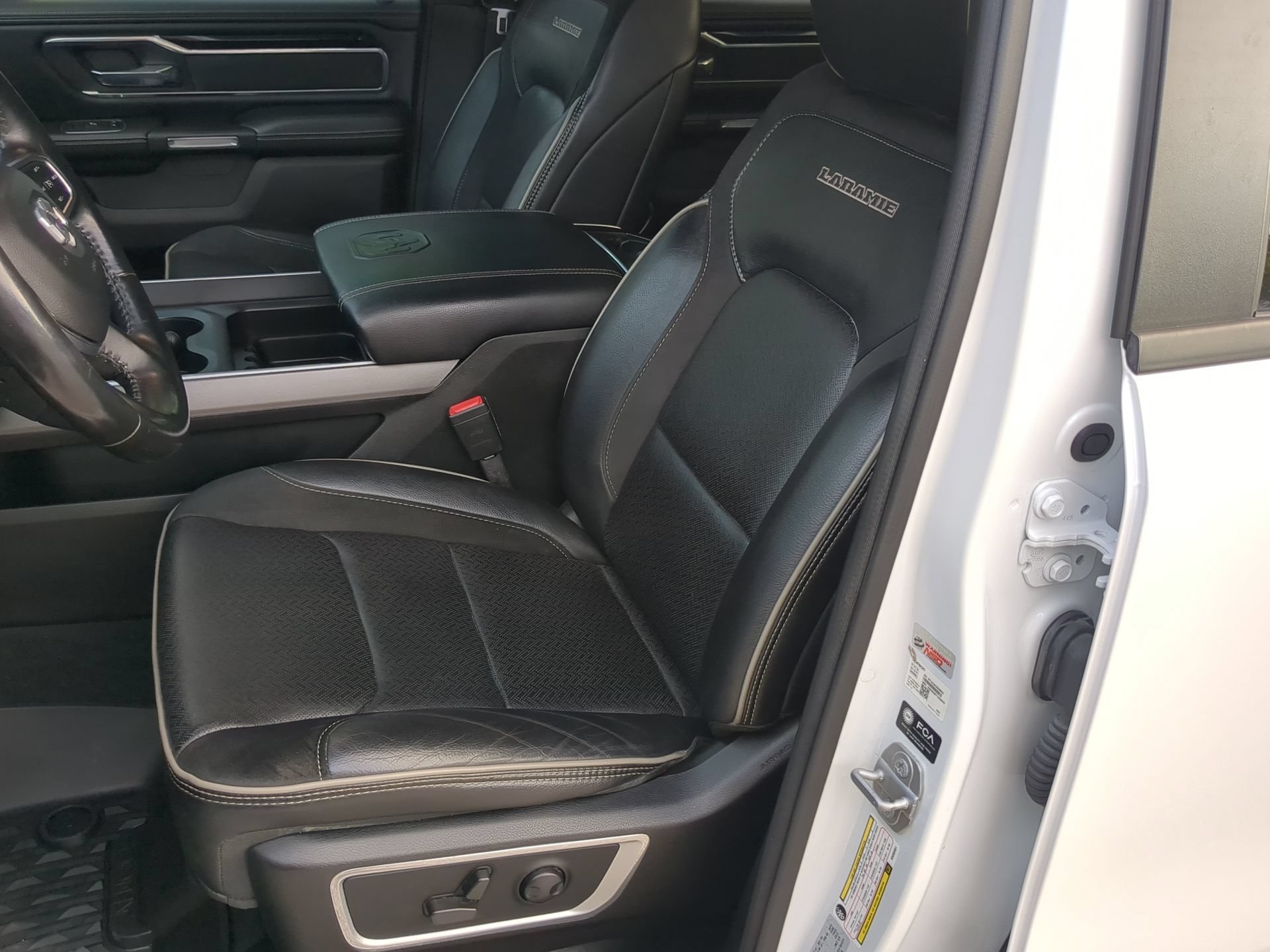 Used 2022 RAM 1500 Laramie w/ Sport Appearance Package AWD/4WD image 57