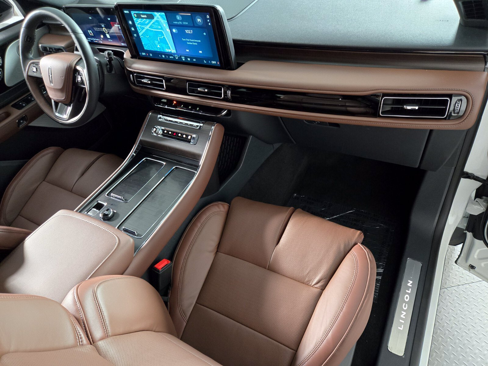 New 2026 Lincoln Aviator Reserve w/ Luxury Package RWD image 22