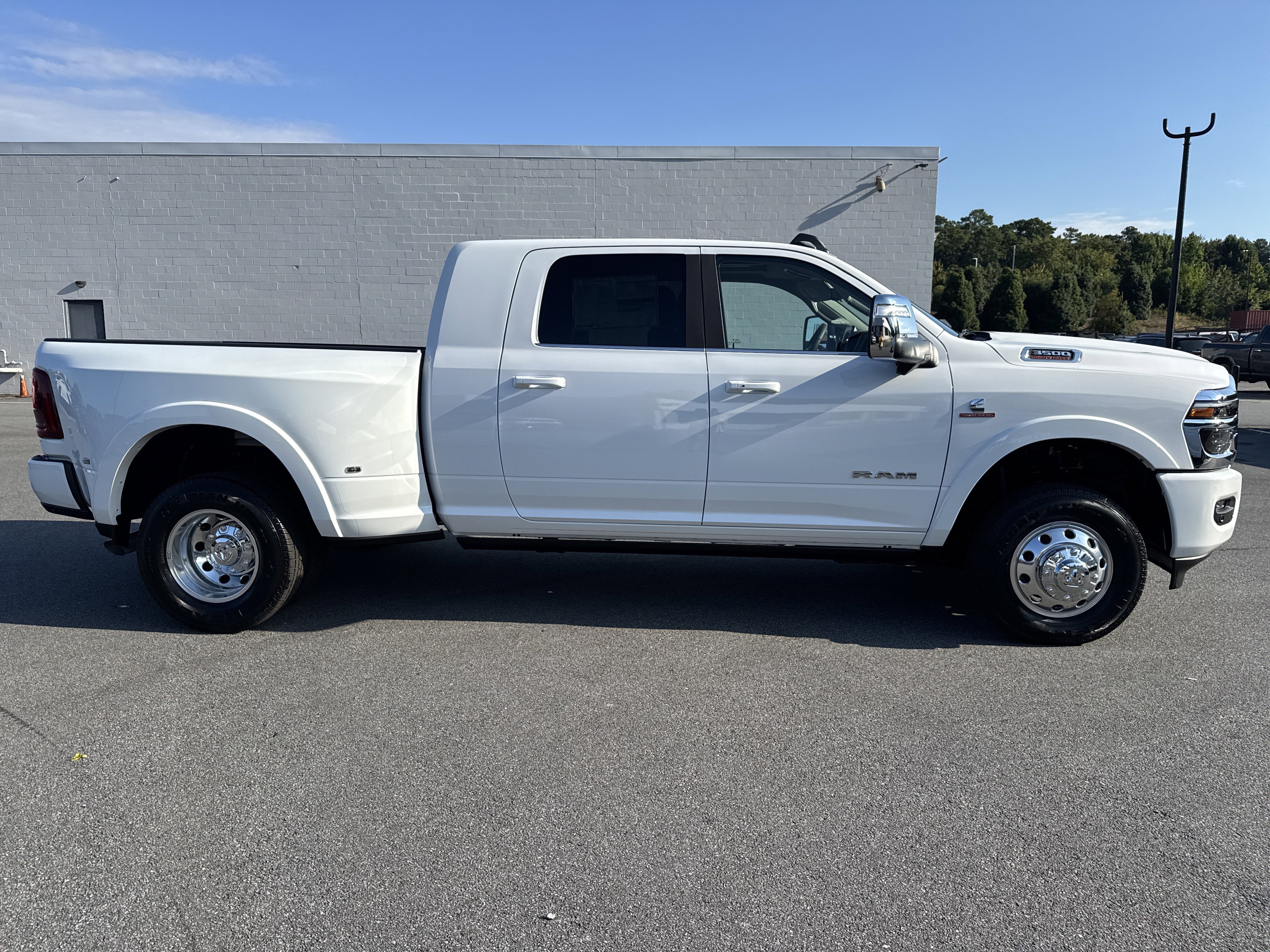 New 2026 RAM 3500 Longhorn image 9