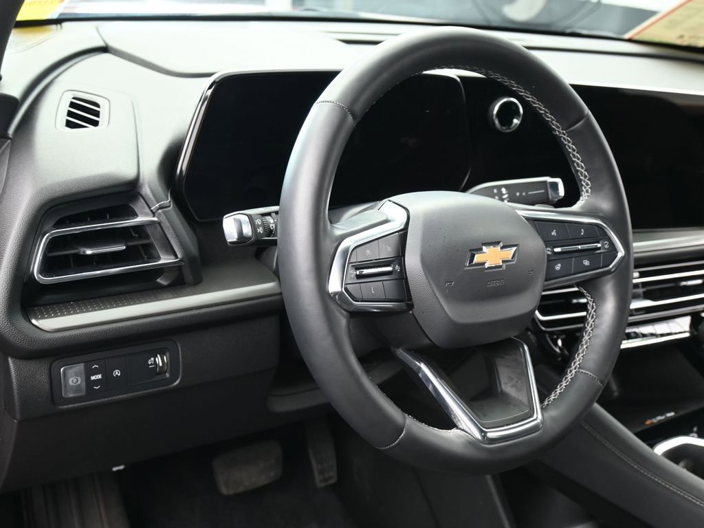 Used 2024 Chevrolet Traverse LT FWD image 15