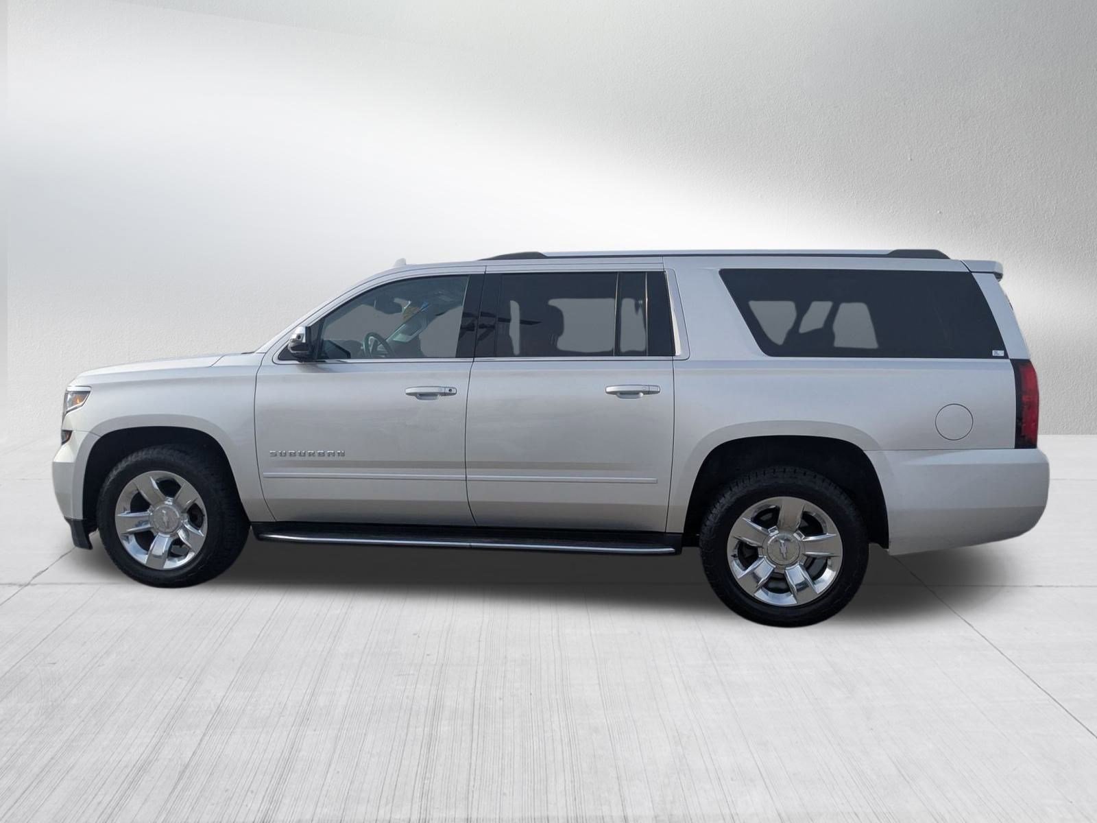 Used 2018 Chevrolet Suburban Premier image 2