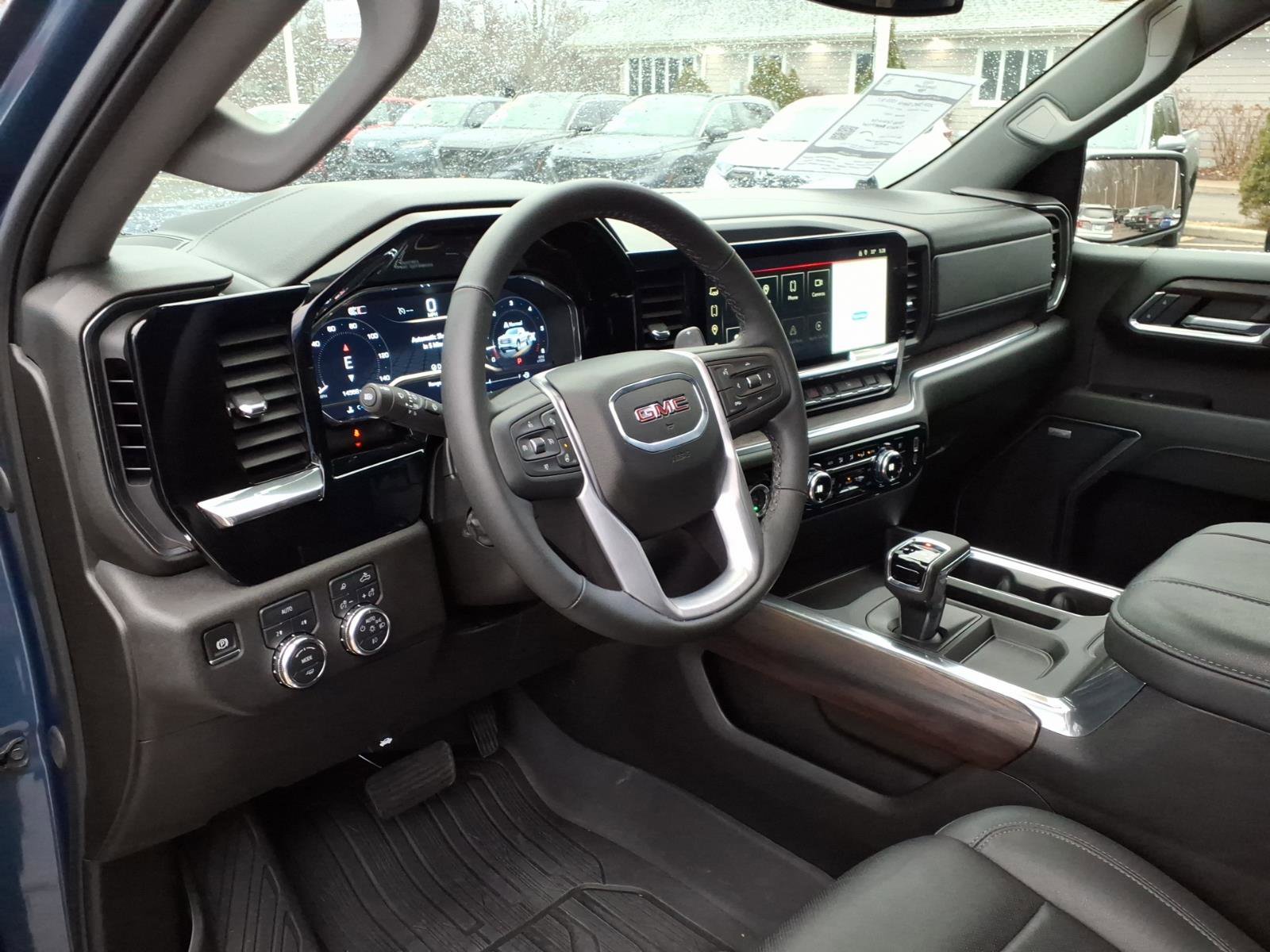 Used 2024 GMC Sierra 1500 SLT w/ SLT Convenience Package image 16