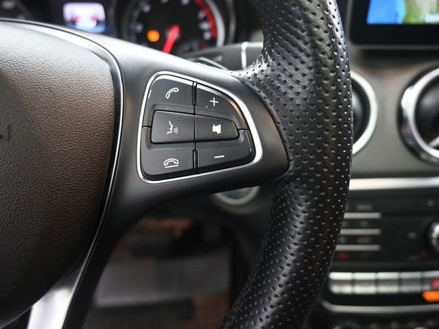 Used 2019 Mercedes-Benz GLA 250 4MATIC image 2