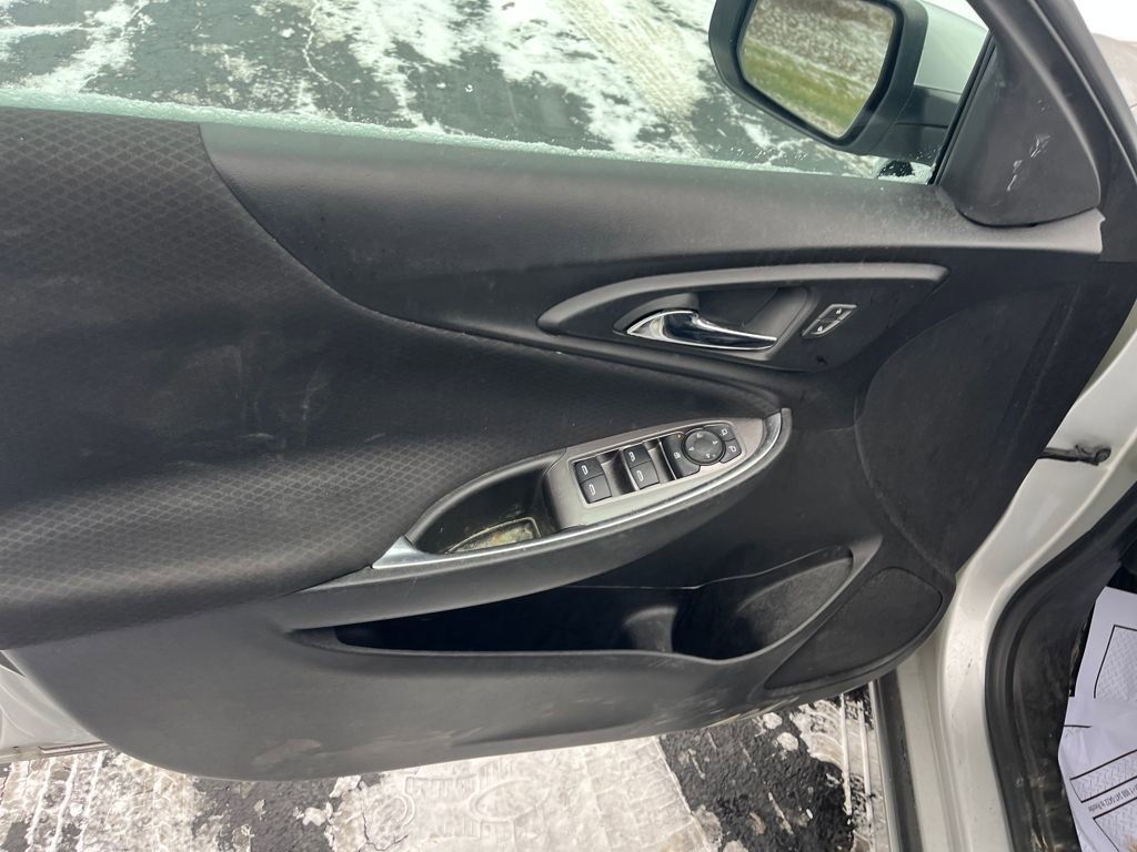 Used 2019 Chevrolet Malibu LT image 17