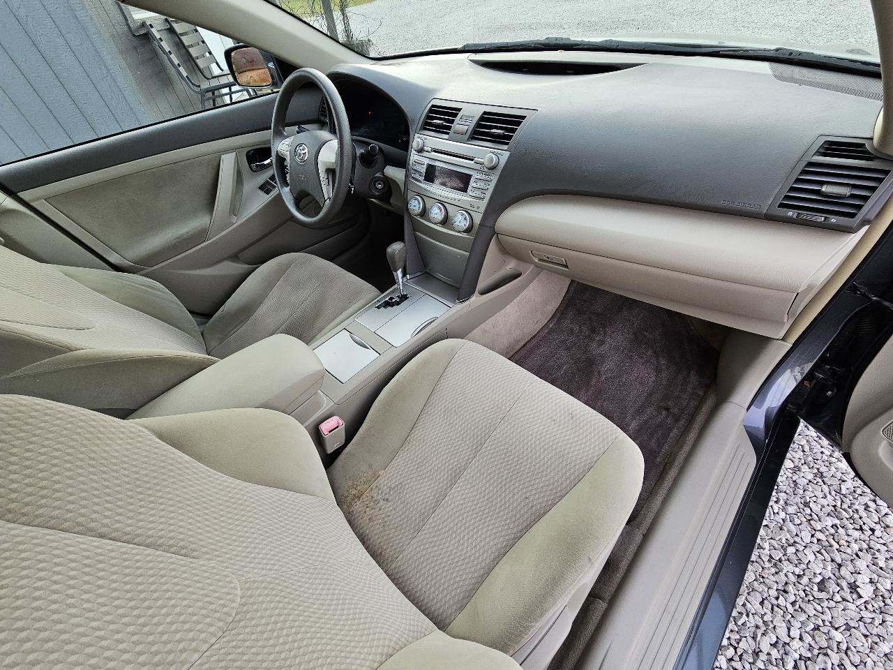 Used 2010 Toyota Camry LE image 34