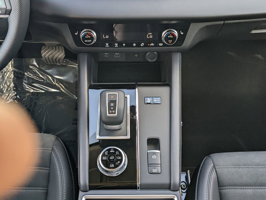 New 2025 Mitsubishi Outlander SE image 20