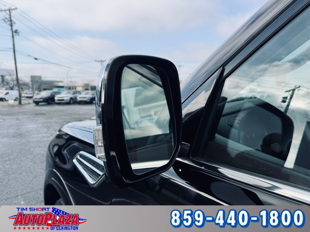 Used 2024 Nissan Armada Platinum w/ Captain's Chairs Package image 19