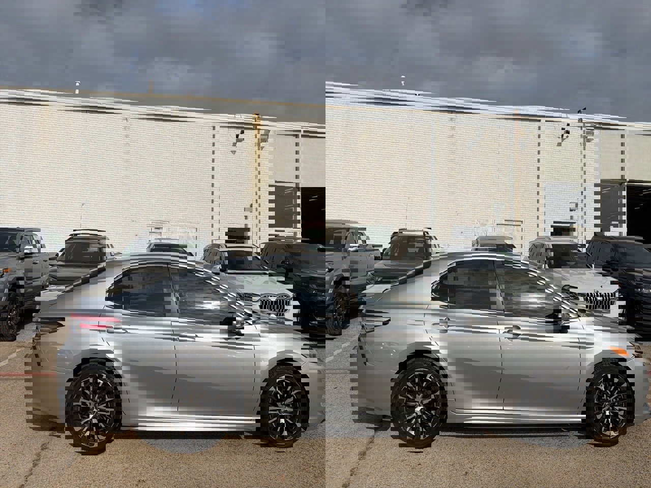 Used 2020 Toyota Camry image 6