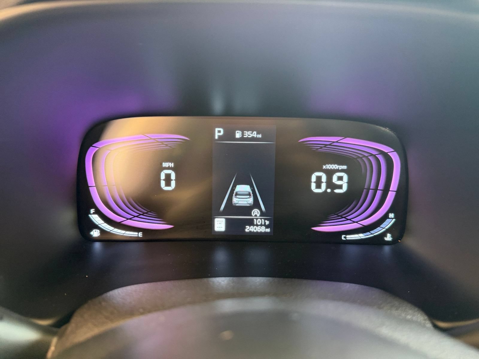 Used 2025 Kia Soul LX w/ LX Technology Package FWD image 34