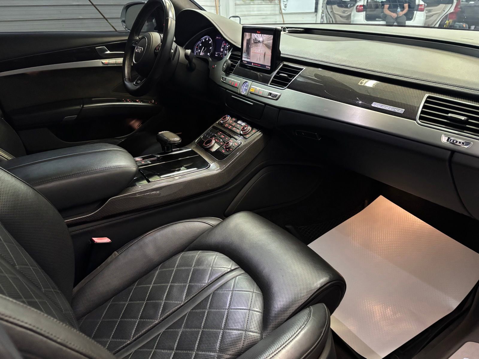 Used 2013 Audi S8 AWD/4WD image 31