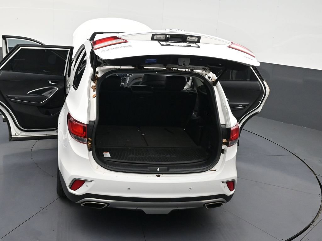 Used 2018 Hyundai Santa Fe SE image 32