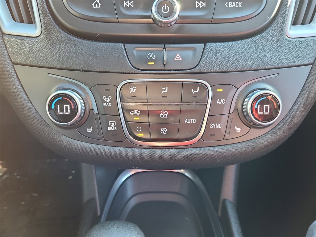 Used 2022 Chevrolet Malibu LT image 19