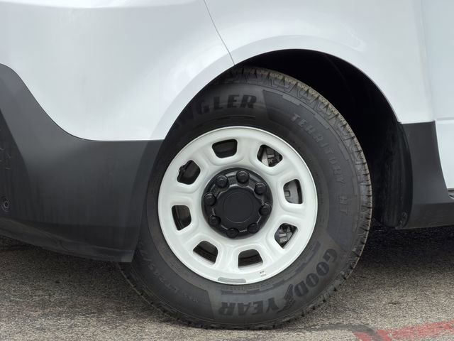 Used 2025 Chevrolet Brightdrop 600 w/ Power Door Package image 8